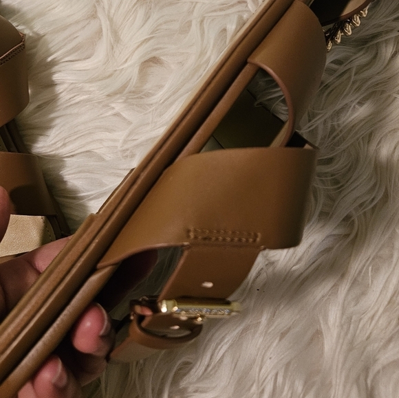 Michael Kors size 9.5 - Picture 2 of 4